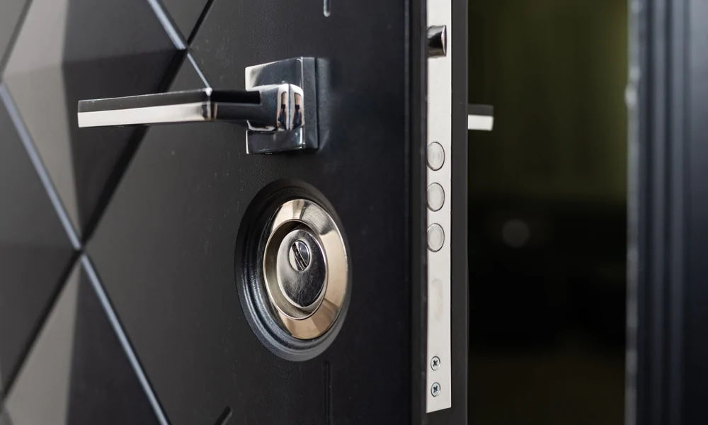 Installer une porte blindée à Paris