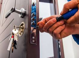 Après l'ouverture : faut-il sécuriser davantage sa porte ? fo locksmith
